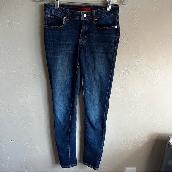 Jennifer Lopez Skinny Denim Jeans - Picture 3 of 10